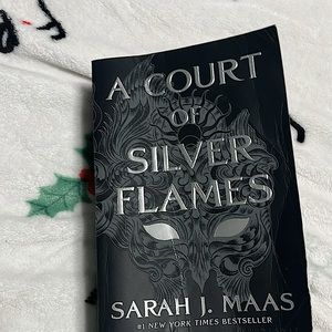 A Court of Silver Flames special edition